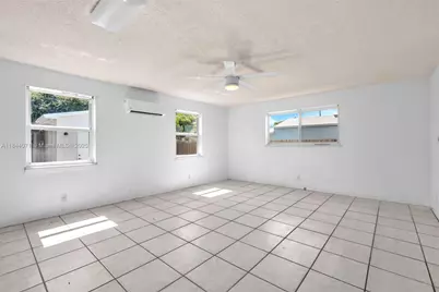 208 N 56th Ave, Hollywood, FL 33021 - Photo 14