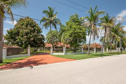 8375 SW 78th St, Miami, FL 33143 - Photo 18