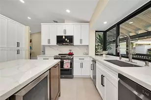 8375 SW 78th St, Miami, FL 33143 - Photo 12