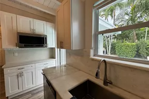 2075 S Hibiscus Dr, North Miami, FL 33181 - Photo 8