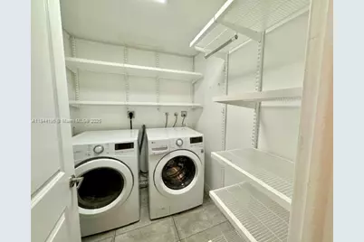 2075 S Hibiscus Dr, North Miami, FL 33181 - Photo 32