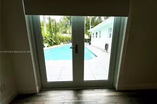 2075 S Hibiscus Dr, North Miami, FL 33181 - Photo 16