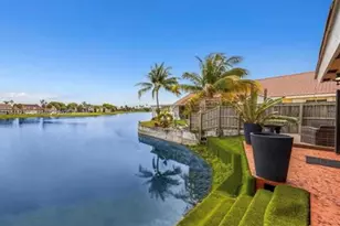 8453 NW 189 Street Rd, Hialeah, FL 33015 - Photo 22