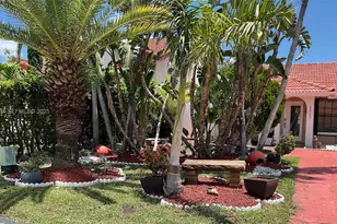 8453 NW 189 Street Rd, Hialeah, FL 33015 - Photo 2