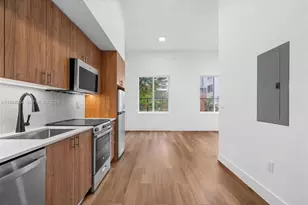 650 SW 1st St, Miami, FL 33130 - Photo 1