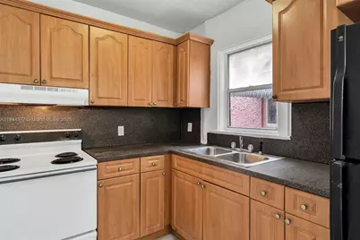 1137 NW 29th Ter #1130, Miami, FL 33127 - Photo 14