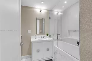 20201 E Country Club Dr, Aventura, FL 33180 - Photo 34