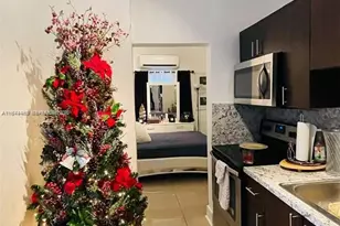 876 SW 2nd St, Miami, FL 33130 - Photo 4