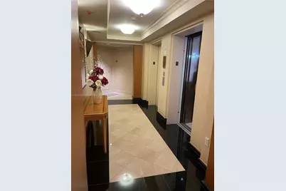 5025 Collins Ave #1908, Miami Beach, FL 33140 - Photo 4