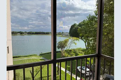 20850 San Simeon Way #407-5, Miami, FL 33179 - Photo 1