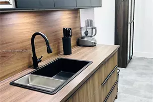 4400 Hillcrest Dr, Hollywood, FL 33021 - Photo 2