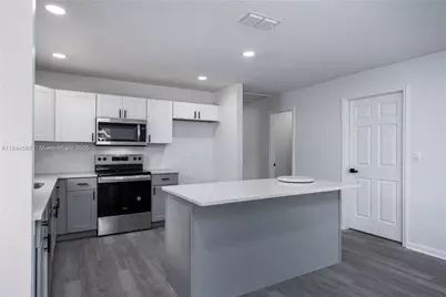 1523 NE 1st Avenue, Gainesville, FL 32641 - Photo 8