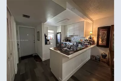 201 Berkley Rd #104, Hollywood, FL 33024 - Photo 2