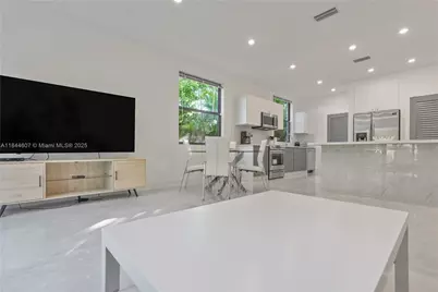 2887 SW 33rd Ave, Miami, FL 33133 - Photo 32