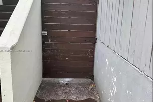 2215 NW 33rd St, Miami, FL 33142 - Photo 14