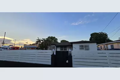 699 W 14th St, Hialeah, FL 33010 - Photo 36