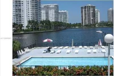 2750 NE 183rd St #1207, Aventura, FL 33160 - Photo 10