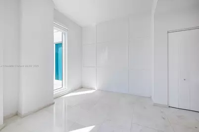 900 Brickell Key Blvd #2005, Miami, FL 33131 - Photo 12