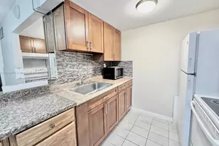 2145 Pierce St, Hollywood, FL 33020 - Photo 2