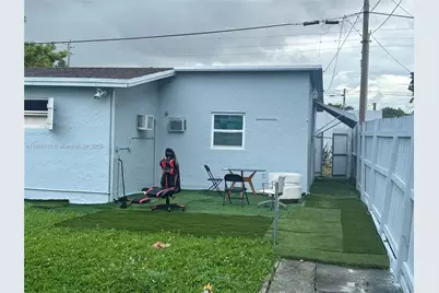 2708 NW 22nd Ct, Miami, FL 33142 - Photo 4