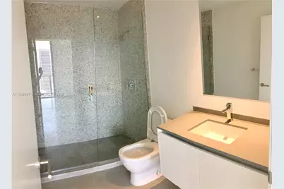 88 SW 7th St #2305, Miami, FL 33130 - Photo 6