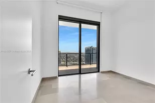 68 SE 6th St, Miami, FL 33131 - Photo 8