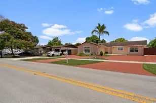 13330 SW 79th St, Miami, FL 33183 - Photo 4