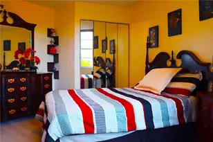 900 St Charles Pl, Pembroke Pines, FL 33026 - Photo 32
