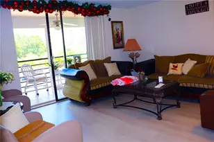 900 St Charles Pl, Pembroke Pines, FL 33026 - Photo 16