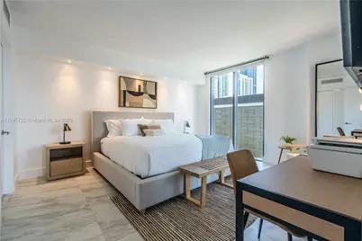 31 SE 6th St #1401, Miami, FL 33131 - Photo 8