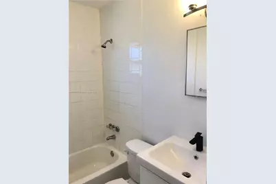 832 NW 10th St, Hallandale Beach, FL 33009 - Photo 8