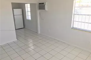 832 NW 10th St, Hallandale Beach, FL 33009 - Photo 12