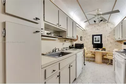 3850 Washington St #1114, Hollywood, FL 33021 - Photo 10