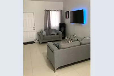 27 NE 13th Ave #4, Homestead, FL 33033 - Photo 2