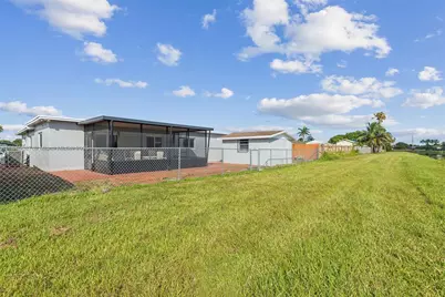 10471 SW 141st Dr, Miami, FL 33176 - Photo 10