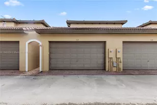 1112 SW 146th Terrace, Pembroke Pines, FL 33027 - Photo 2