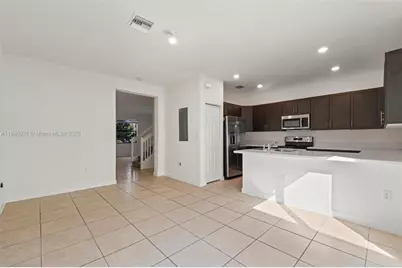 10861 W 32nd Ln #10861, Hialeah, FL 33018 - Photo 12