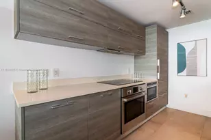 650 NE 32nd St, Miami, FL 33137 - Photo 10