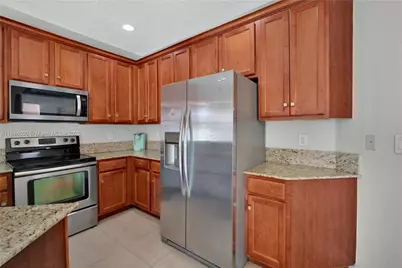 1081 NE 40th Rd, Homestead, FL 33033 - Photo 8