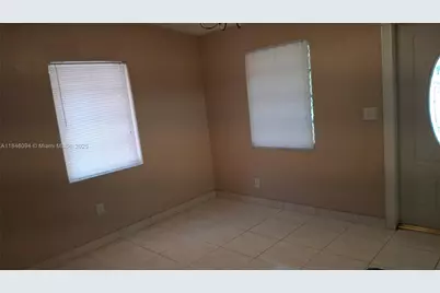 706 NE 3rd Ave #1, Pompano Beach, FL 33060 - Photo 4