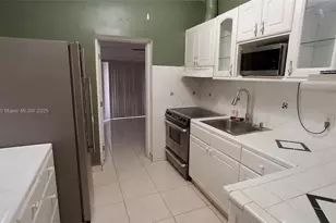 706 NE 3rd Ave, Pompano Beach, FL 33060 - Photo 2