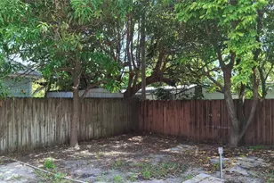 706 NE 3rd Ave, Pompano Beach, FL 33060 - Photo 10