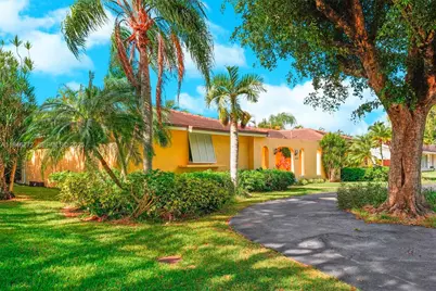 15424 SW 77th Ct, Palmetto Bay, FL 33157 - Photo 2