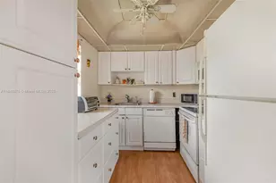 712 Monaco O, Delray Beach, FL 33446 - Photo 10