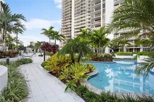 20281 E Country Club Dr, Aventura, FL 33180 - Photo 12
