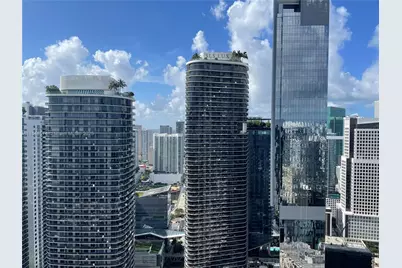 1000 Brickell Plz #4814, Miami, FL 33131 - Photo 12