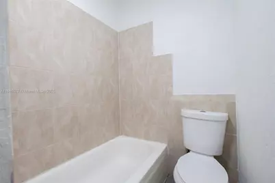 1021 W 33rd St, Riviera Beach, FL 33404 - Photo 10