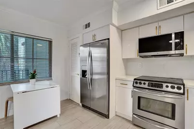 924 SE 2nd St #32, Fort Lauderdale, FL 33301 - Photo 4