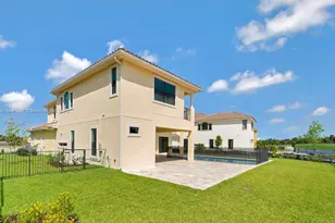 10400 S Barnsley Dr, Parkland, FL 33076 - Photo 8