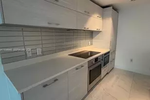 650 NE 32nd St, Miami, FL 33137 - Photo 8